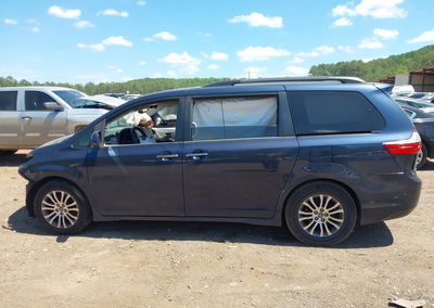 2019 Toyota Sienna Xle 8 Passenger, daño Frontal, Iaai lote 44853513, foto 13 de 15