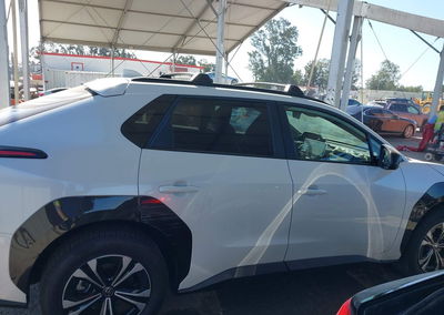 2025 Toyota Bz4x Xle, daño Frontal izquierdo, Iaai lote 45339205, foto 13 de 18