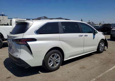 2025 Toyota Sienna Xle 7-passenger, uszkodzenie: Przód, Copart lot 58152076, zdjęcie 3 z 14