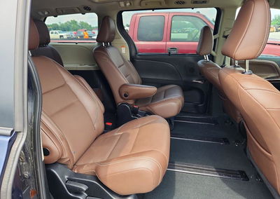2020 Toyota Sienna Limited 7-passenger, daño Frontal, Copart lote 59866536, foto 11 de 13