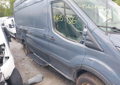 2021 Ford Transit-250 Cargo Van, daño Trasero, Iaai lote 45645956, foto 6 de 16