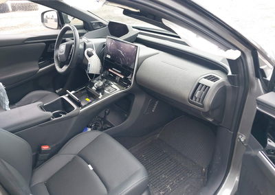 2025 Toyota Bz4x Limited, daño Lateral izquierdo, Iaai lote 44729519, foto 5 de 19
