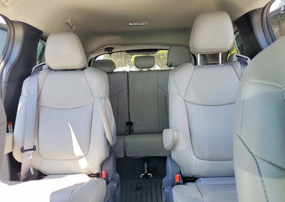 2025 Toyota Sienna Xle 7-passenger, uszkodzenie: Przód, Copart lot 58152076, zdjęcie 10 z 14