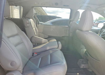 2019 Toyota Sienna Xle 8-passenger, daño Frontal, Copart lote 61553486, foto 11 de 15