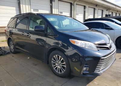 2019 Toyota Sienna Xle 8-passenger, daño Frontal, Copart lote 61553486, foto 4 de 15