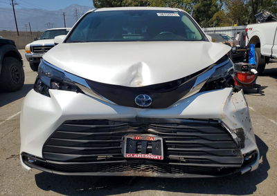 2025 Toyota Sienna Xle 7-passenger, uszkodzenie: Przód, Copart lot 58152076, zdjęcie 5 z 14