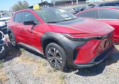 2023 Toyota Bz4x Xle, daño Left & Right Side, Iaai lote 45531742, foto 1 de 24