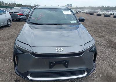 2025 Toyota Bz4x Limited, daño Lateral izquierdo, Iaai lote 44729519, foto 12 de 19