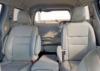 2019 Toyota Sienna Xle 8-passenger, daño Frontal, Copart lote 61553486, foto 10 de 15