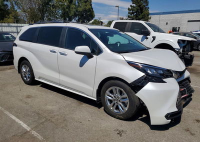 2025 Toyota Sienna Xle 7-passenger, uszkodzenie: Przód, Copart lot 58152076, zdjęcie 4 z 14