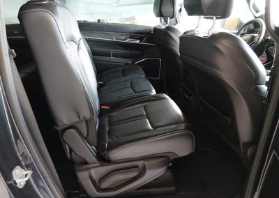2022 Jeep Wagoneer Series Ii 4x2, daño Lateral izquierdo, Iaai lote 45343001, foto 8 de 16
