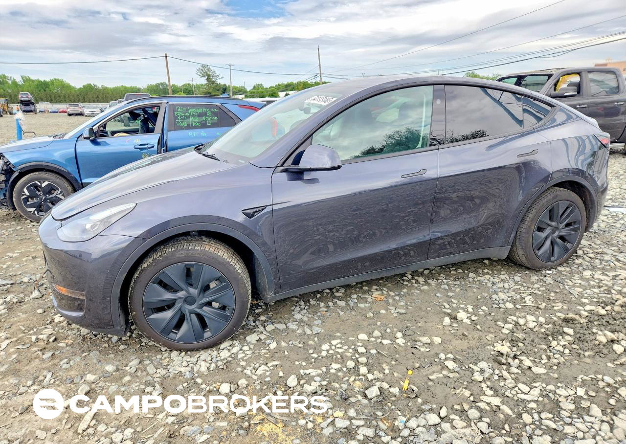 2025 Tesla Model Y, daño Lateral, Copart lote 54115186