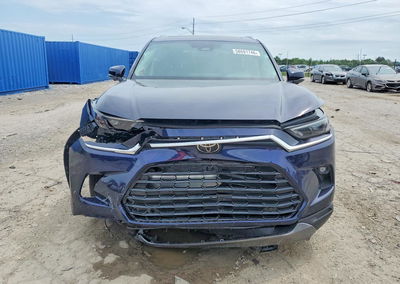 2026 Toyota Grand Highlander Hybrid Limited, uszkodzenie: Przód, Copart lot 58691746, zdjęcie 5 z 15