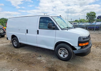 2021 Chevrolet Express G2500, daño Frontal, Copart lote 63309496, foto 4 de 6