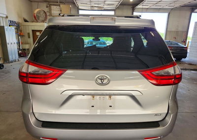 2020 Toyota Sienna Xle 8-passenger, Minor Dents/Scratches damage, Copart lot 59659656, photo 6 of 6