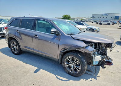 2019 Toyota Highlander Le Plus, daño Frontal, Copart lote 62044886, foto 4 de 6