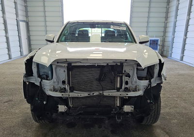 2021 Toyota Tacoma Sr5 V6, uszkodzenie: Przód, Copart lot 63000386, zdjęcie 5 z 14