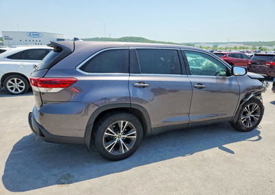 2019 Toyota Highlander Le Plus, daño Frontal, Copart lote 62044886, foto 3 de 6