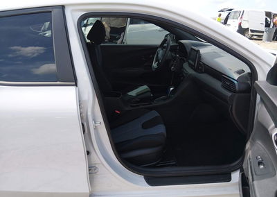 2019 Hyundai Veloster 2.0, daño Frontal, Iaai lote 45640440, foto 5 de 6