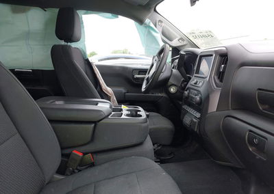 2020 Chevrolet Silverado 1500, daño Lateral izquierdo, Iaai lote 45404132, foto 5 de 16