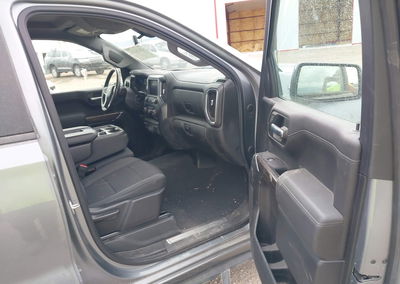 2021 Chevrolet Silverado 1500 4wd  Short Bed Lt, daño Lateral izquierdo, Iaai lote 45474591, foto 5 de 6