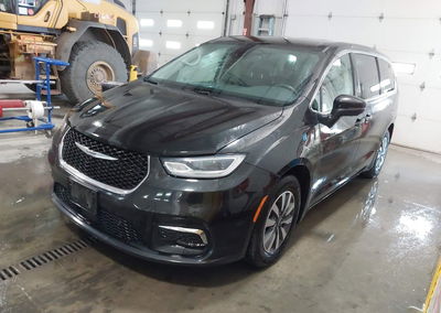 2023 Chrysler Pacifica Hybrid Touring L, пошкодження: Left & Right Side, Iaai лот 45293971, фото 2 з 6