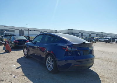 2022 Tesla Model Y Long Range Dual Motor All-wheel Drive, daño Trasero derecho, Iaai lote 44590824, foto 3 de 6