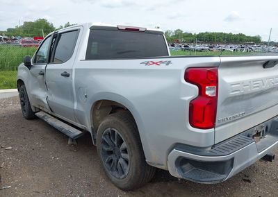 2020 Chevrolet Silverado 1500, daño Lateral izquierdo, Iaai lote 45404132, foto 3 de 16