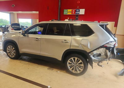 2024 Toyota Grand Highlander Platinum, uszkodzenie: Tył, Copart lot 63651686, zdjęcie 2 z 6
