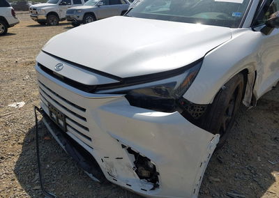 2025 Lexus Tx 500h F Sport Premium, daño Frontal, Iaai lote 45520347, foto 6 de 6