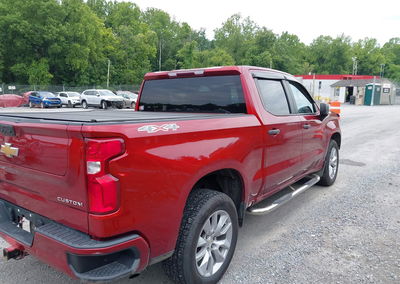 2021 Chevrolet Silverado 1500 4wd  Short Bed Custom, daño Lateral izquierdo, Iaai lote 45539365, foto 4 de 16