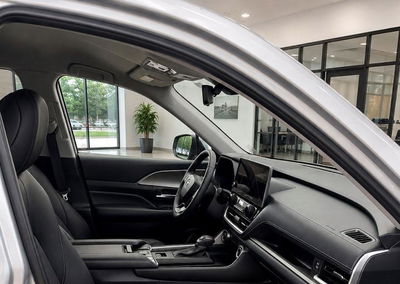 2025 Toyota Grand Highlander Xle, daño Abolladuras/rayones menores, Copart lote 64684826, foto 5 de 6