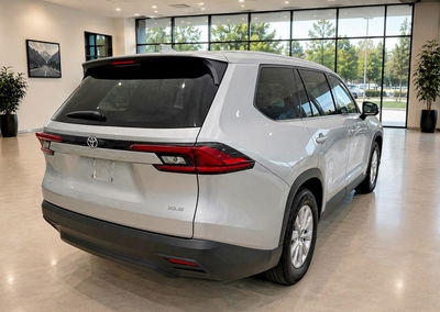 2025 Toyota Grand Highlander Xle, daño Abolladuras/rayones menores, Copart lote 64684826, foto 4 de 6