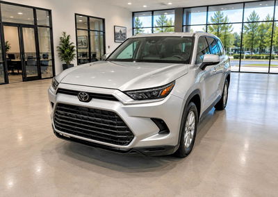 2025 Toyota Grand Highlander Xle, daño Abolladuras/rayones menores, Copart lote 64684826, foto 2 de 6