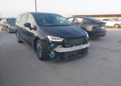 2023 Chrysler Pacifica Hybrid Touring L, Front End damage, Iaai lot 45818885