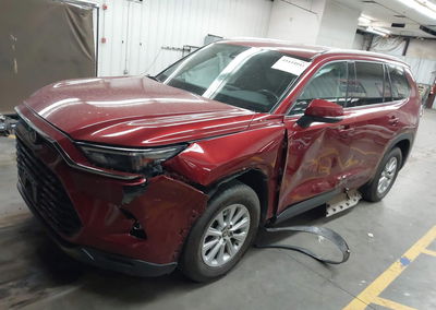 2024 Toyota Grand Highlander Xle, Left Side damage, Iaai lot 45444041, photo 2 of 6