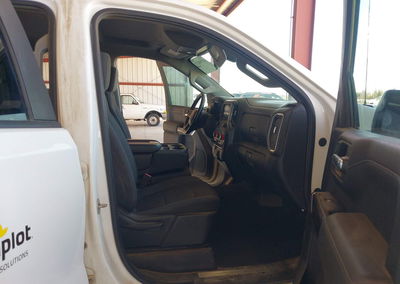2020 Chevrolet Silverado 1500 4wd  Short Bed Lt, uszkodzenie: Przód, Iaai lot 45769271, zdjęcie 5 z 6