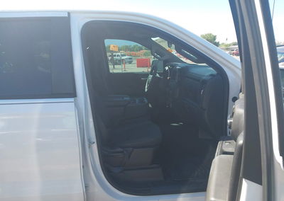 2024 Chevrolet Silverado 1500 2wd  Short Bed Custom, daño Trasero, Iaai lote 45354995, foto 5 de 6