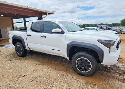 2024 Toyota Tacoma Trd Off-road, Water/Flood damage, Copart lot 60715886, photo 4 of 6