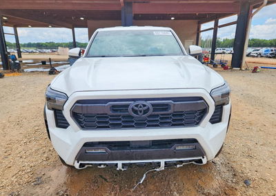 2024 Toyota Tacoma Trd Off-road, Water/Flood damage, Copart lot 60715886, photo 5 of 6