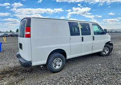 2021 Chevrolet Express G2500, daño Frontal, Copart lote 57180586, foto 3 de 6