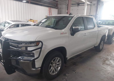 2021 Chevrolet Silverado 1500 4wd  Short Bed Lt, uszkodzenie: Przód, Iaai lot 45643298, zdjęcie 2 z 6