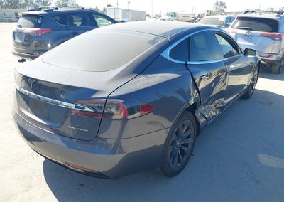 2019 Tesla Model S 100d/75d/long Range/standard Range, daño Lateral derecho, Iaai lote 45444542, foto 4 de 18