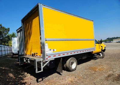 2022 Gm Gm515 Box Truck, daño Frontal, Copart lote 59637716, foto 3 de 6