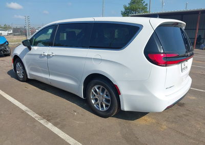 2027 Chrysler Pacifica, Front End damage, Iaai lot 45810797, photo 3 of 6