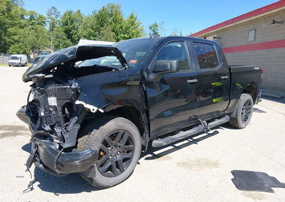 2022 Chevrolet Silverado 1500 4wd  Short Bed Custom, uszkodzenie: Przód, Iaai lot 45325523, zdjęcie 2 z 6