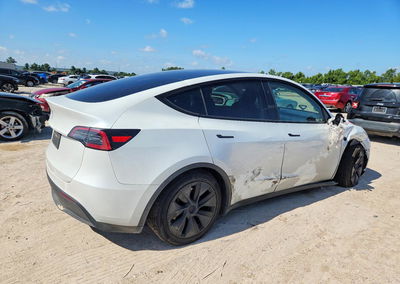 2025 Tesla Model Y, пошкодження: Бік, Copart лот 62217566, фото 3 з 13