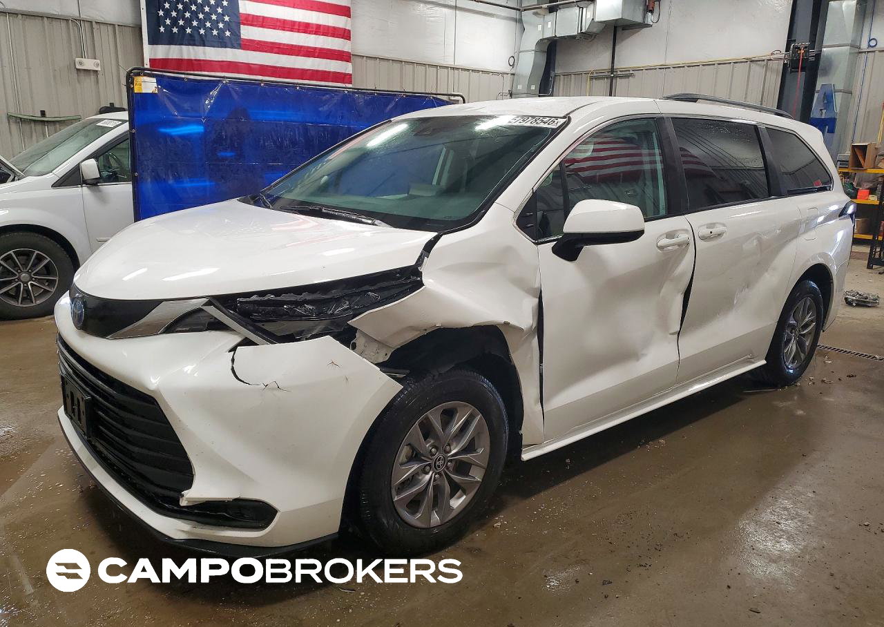 2024 Toyota Sienna Le, пошкодження: Передня частина, Copart лот 57978546