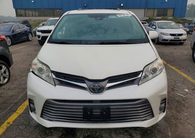 2019 Toyota Sienna Xle Premium 8-passenger, uszkodzenie: Przód, Copart lot 59738126, zdjęcie 5 z 6