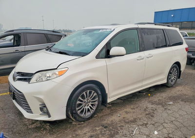 2019 Toyota Sienna Xle Premium 8-passenger, uszkodzenie: Przód, Copart lot 59738126